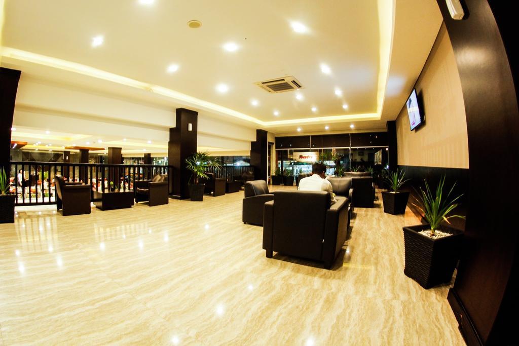 Alpha Hotel Pekanbaru Exterior foto