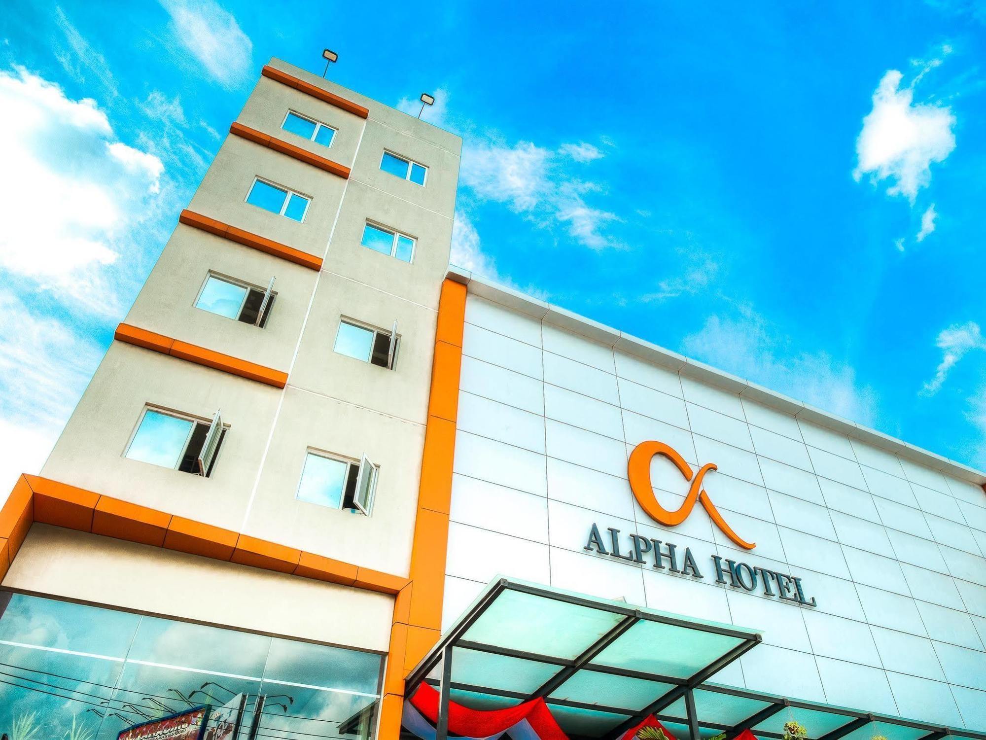 Alpha Hotel Pekanbaru Exterior foto
