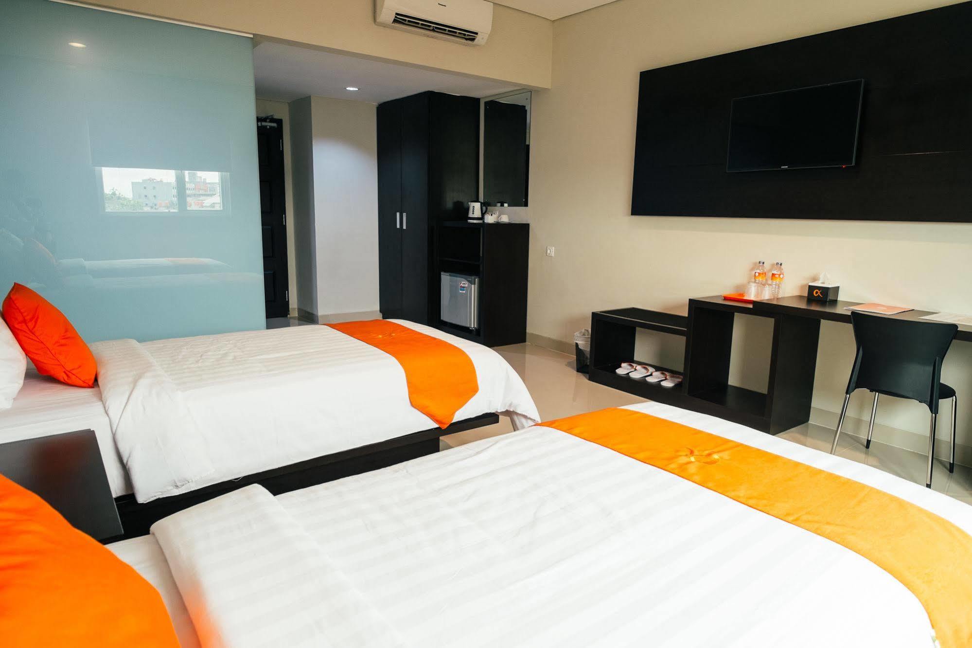 Alpha Hotel Pekanbaru Exterior foto