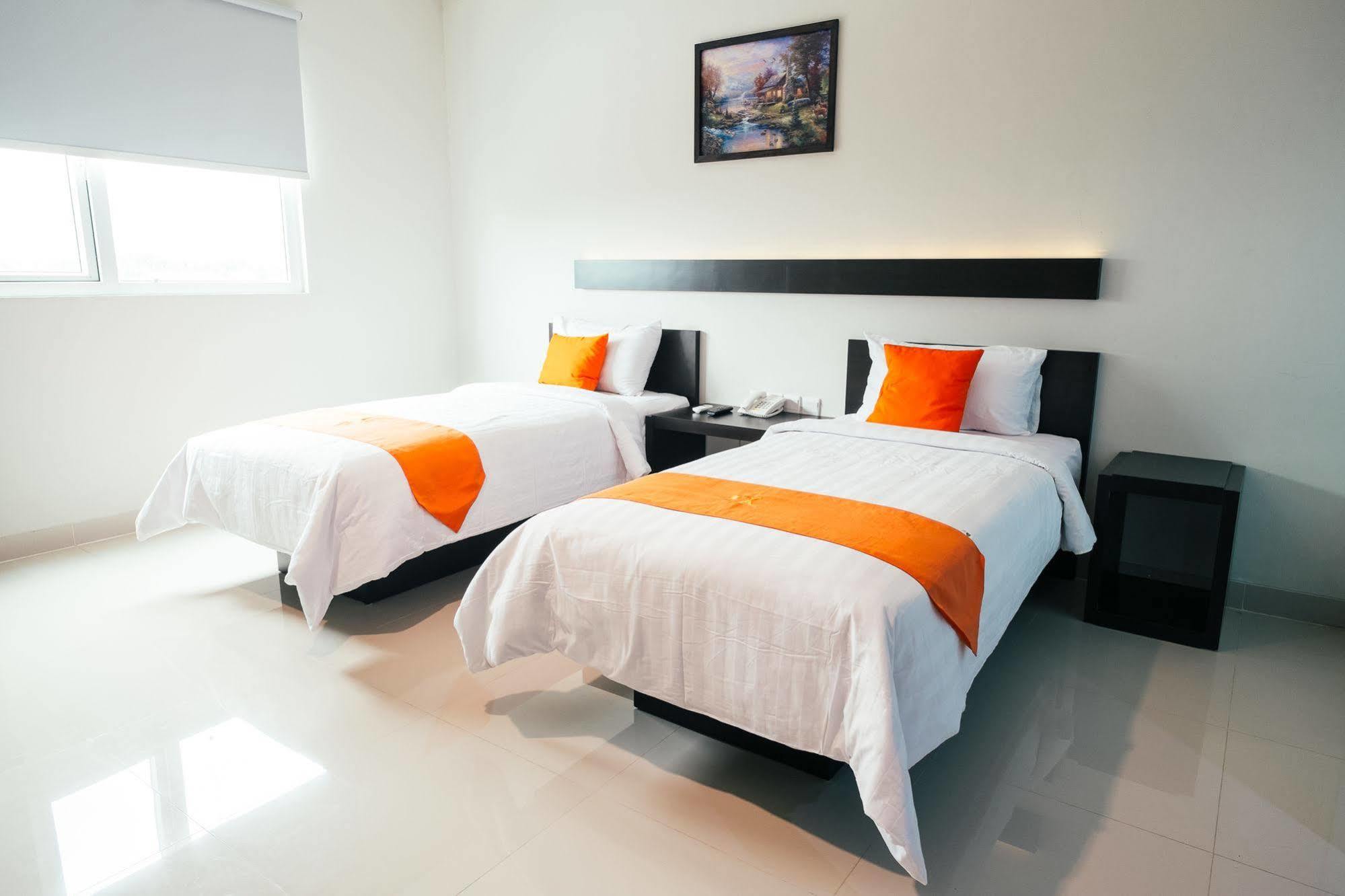 Alpha Hotel Pekanbaru Exterior foto