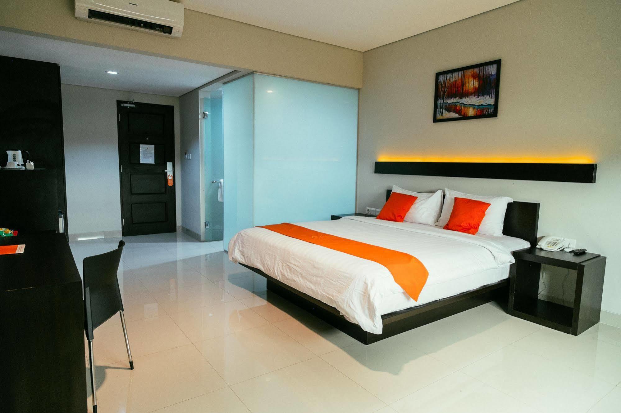 Alpha Hotel Pekanbaru Exterior foto